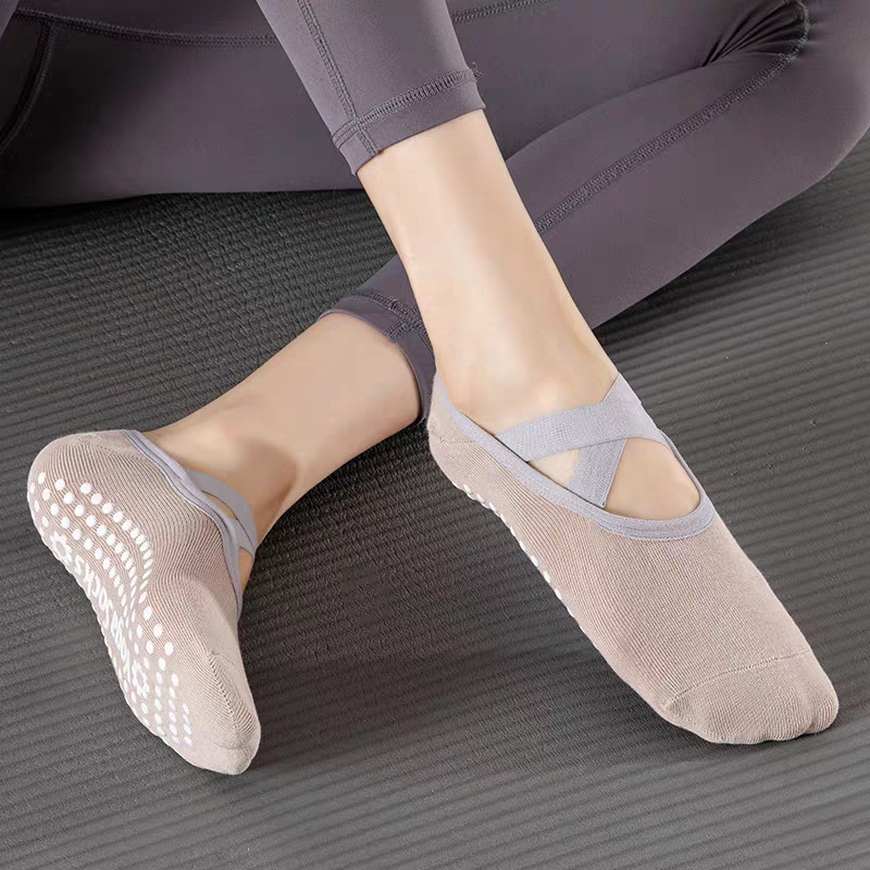 Professional Women Yoga Sock S - огляд і ціна No Show Sock Women